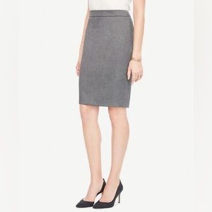 ANN TAYLOR Slate Gray Sharkskin Pencil Skirt Sz 6